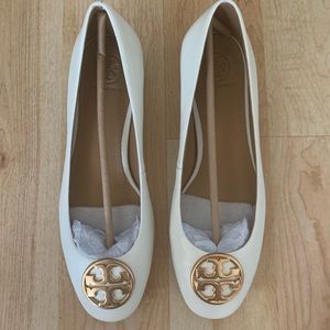 Tory Burch Chelsea Heeled Ballet Flat (Ivory; 7.5)